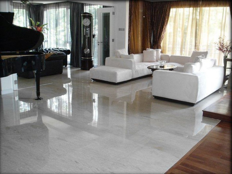 Белый мраморный пол