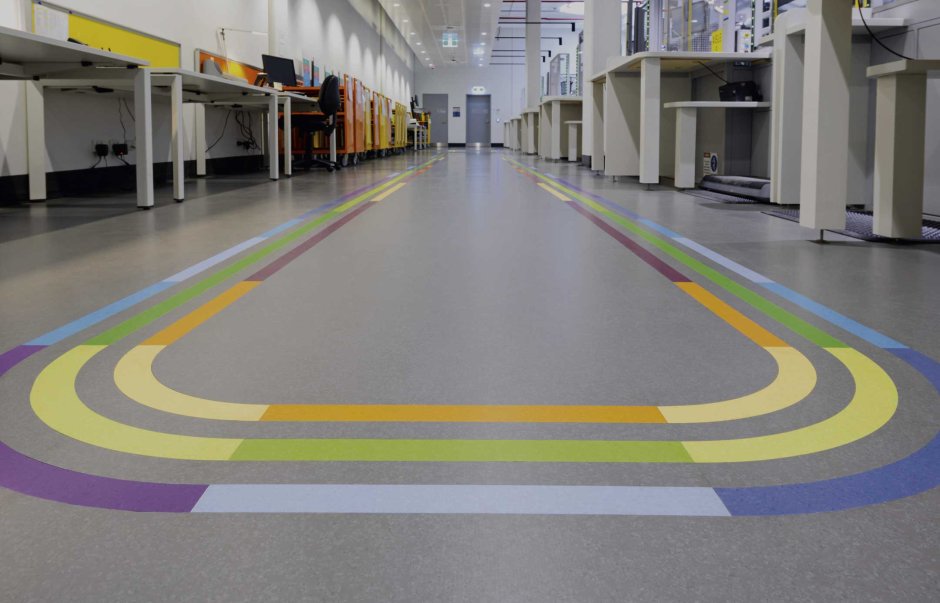 Клеевой кварц виниловый пол