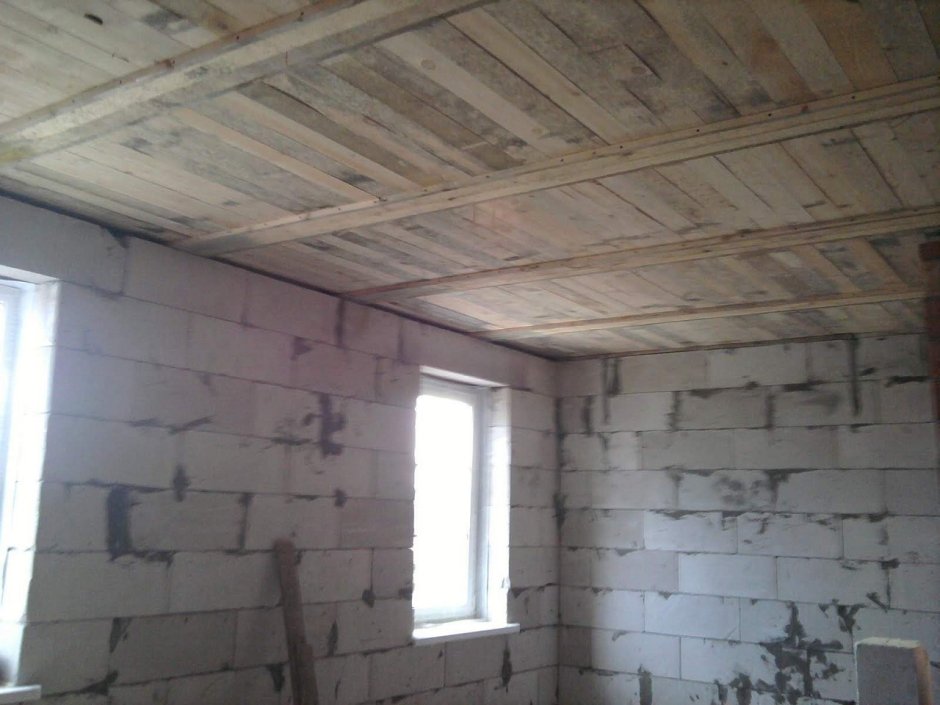 Фанера на потолок