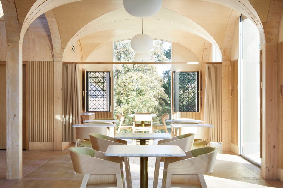 Сводчатый потолок