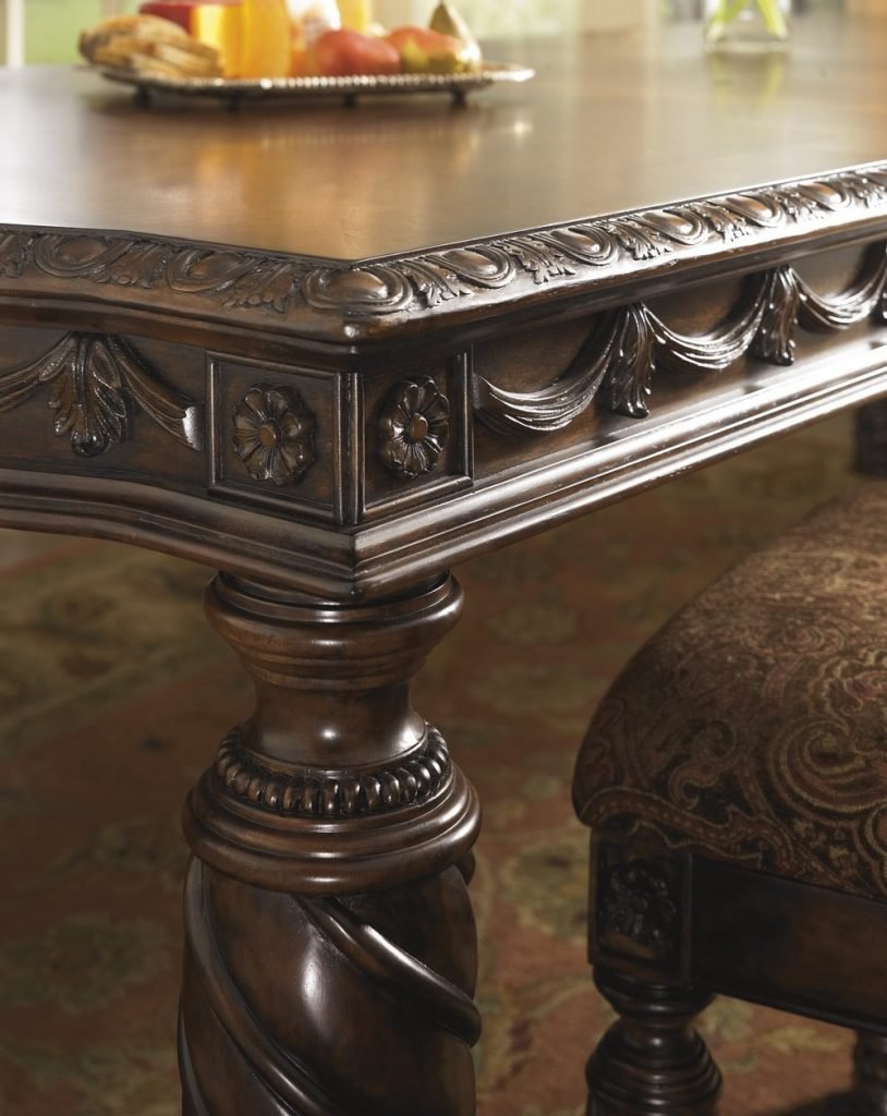 Обеденный стол Ashley d553-35