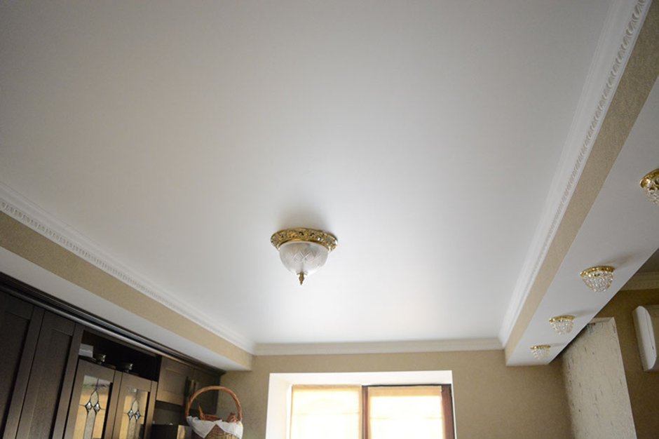 Французский матовый потолок