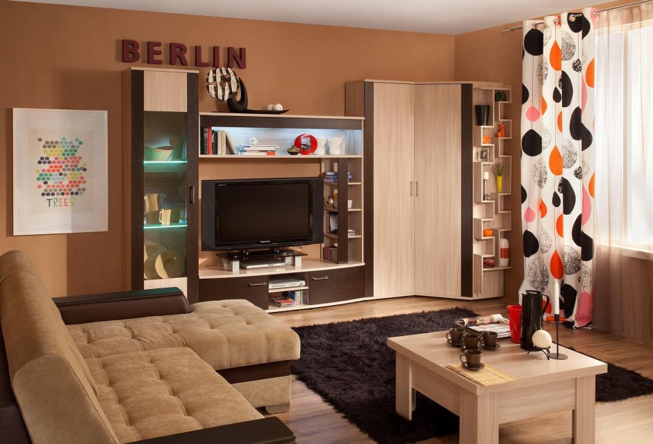 Длинная тумба со шкафчиками под телевизор