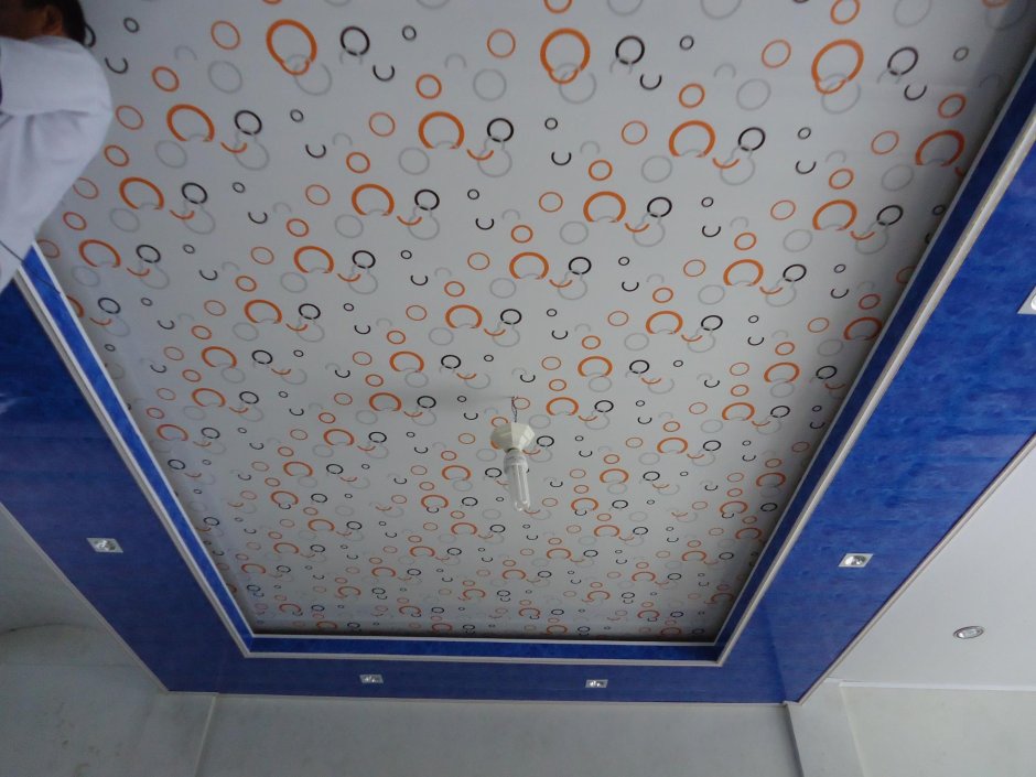 Пластиковый потолок фигурный
