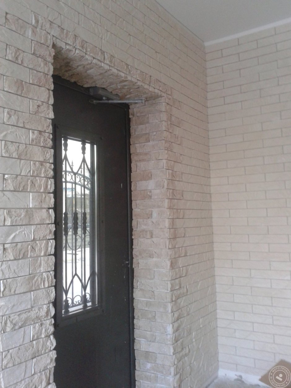 Кухня в стиле лофт с окном