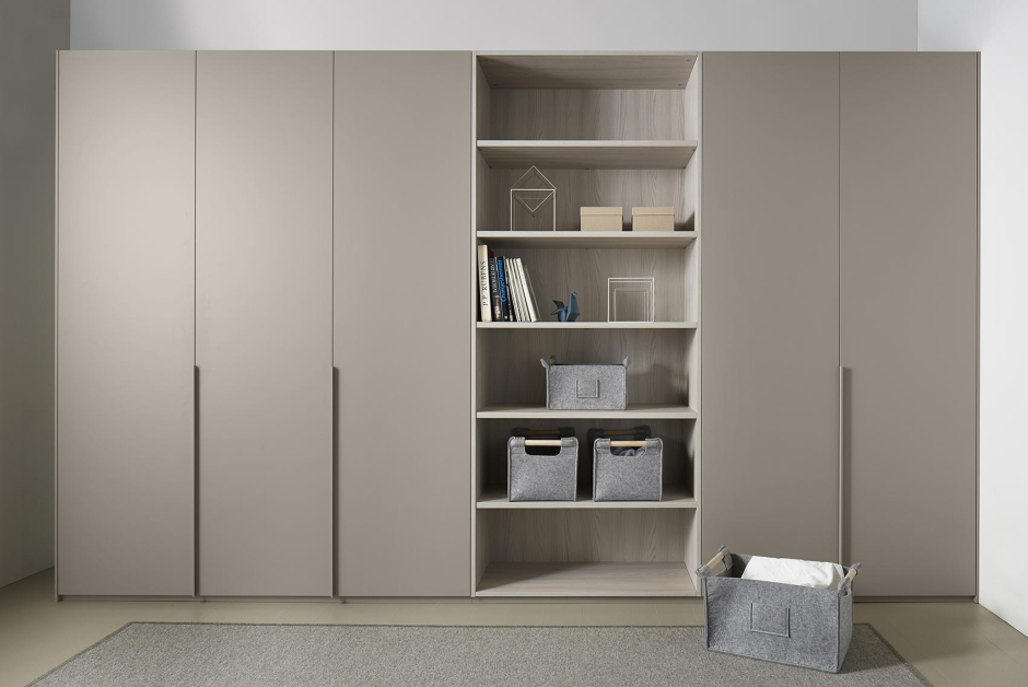 Шкаф ikea с распашными дверьми 120x58x236