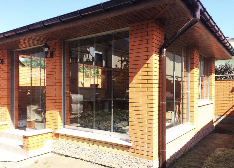 Безрамное остекление для барнхаус