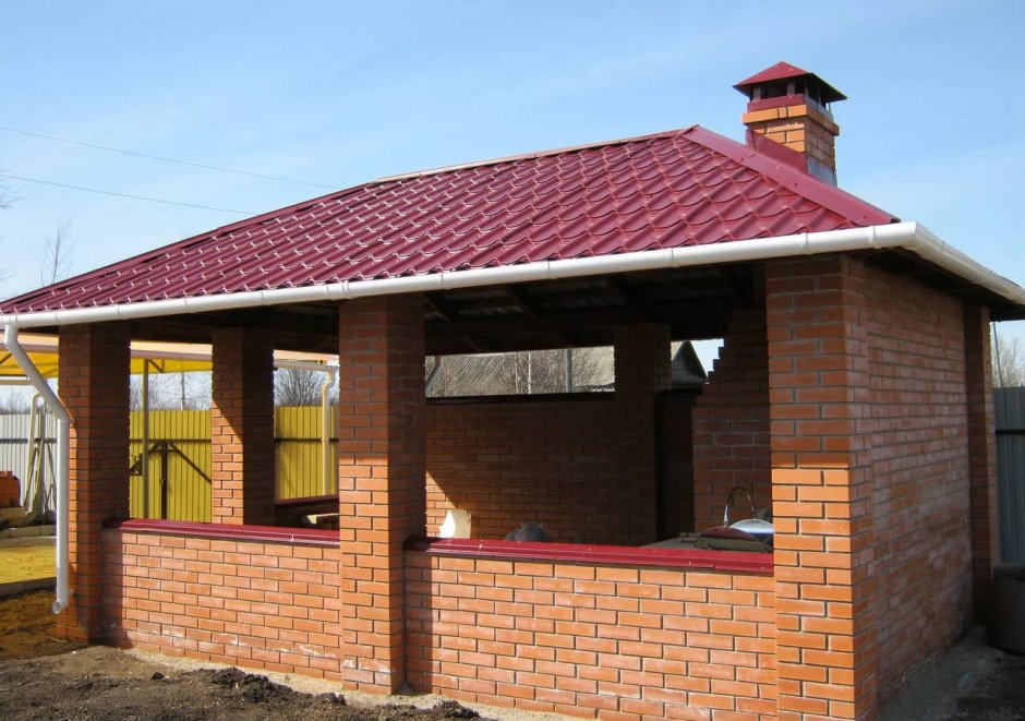 Остекление беседки стеклом бронза