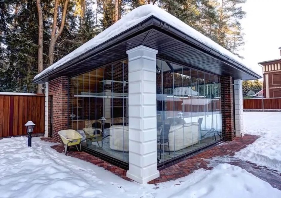 Беседка из кирпича застекленная АЛЮСТРОЙ