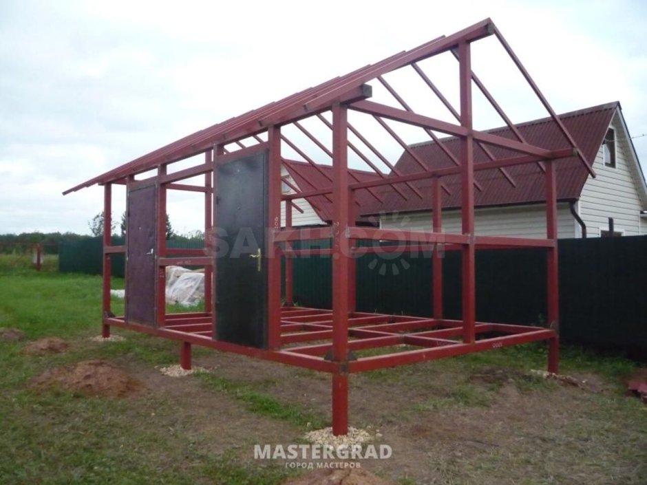 Домик из металлокаркаса
