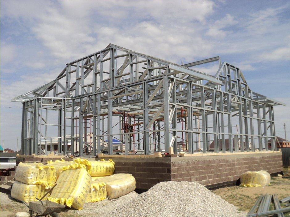 Каркасное здание из профильной трубы