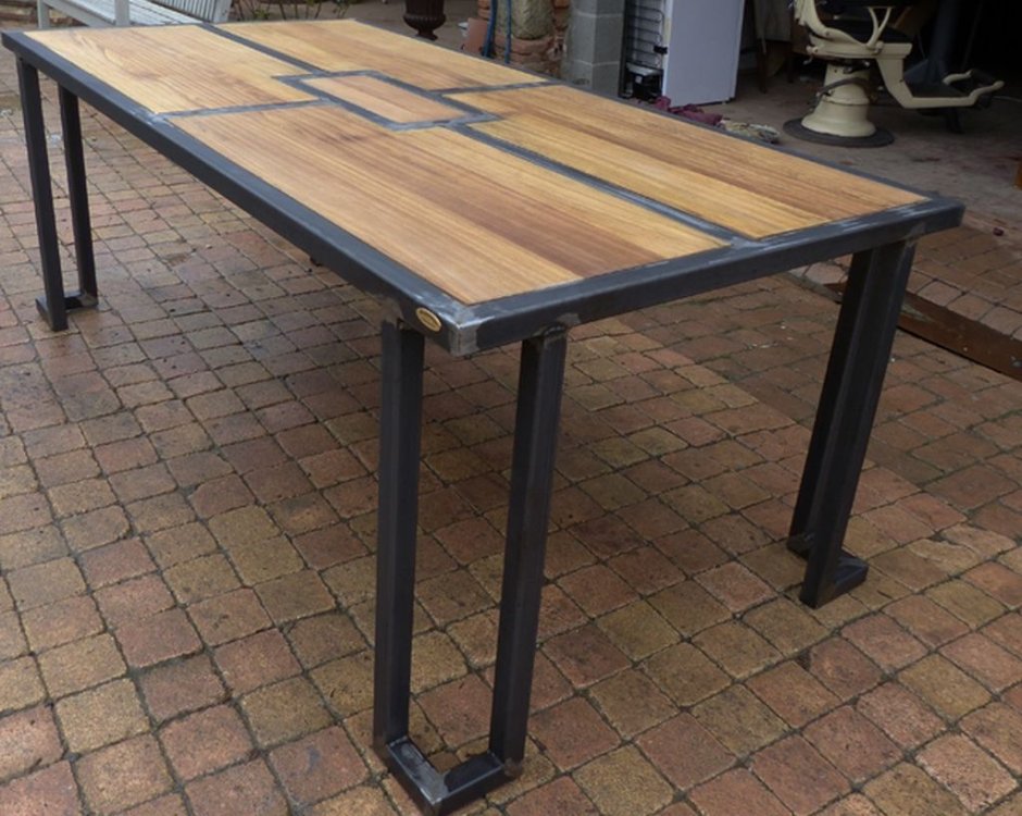 Стол из профильной трубы 40х20 лофт