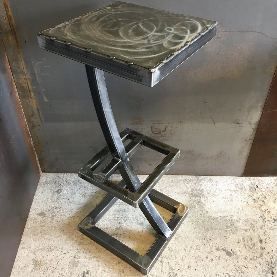 Табуретки из металла