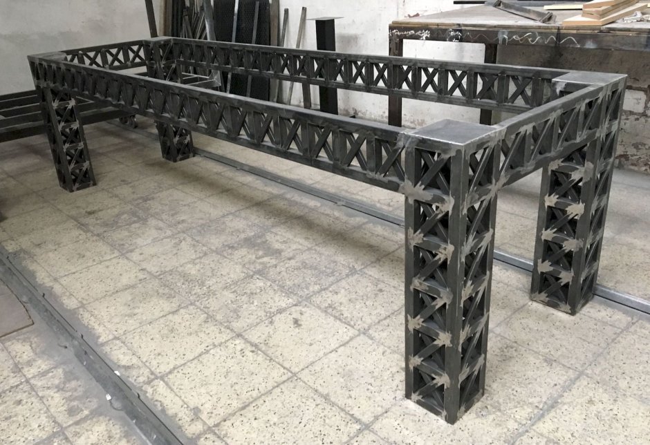 Сварная мебель из металла