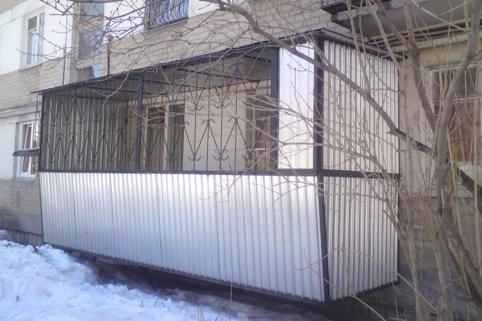 Входная группа цокольного этажа