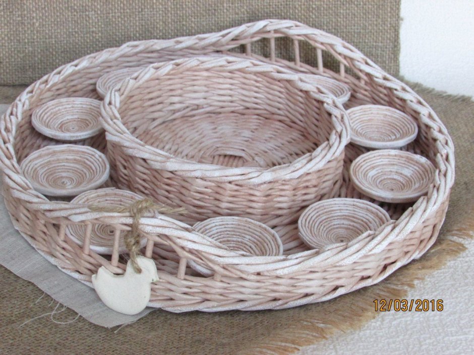 Кукольная мебель из газетных трубочек