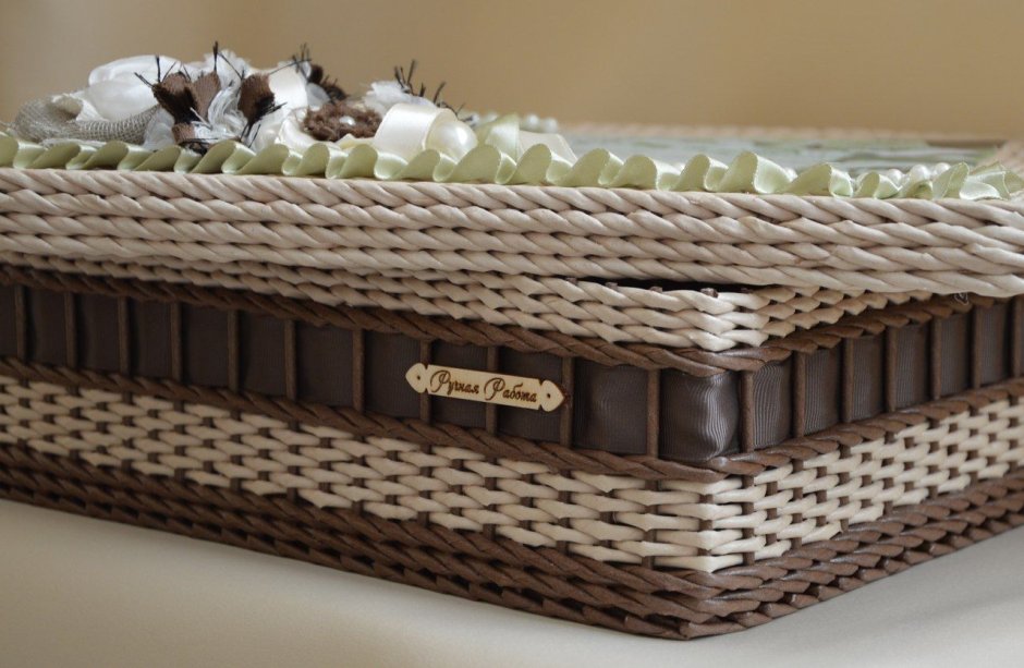 Плетеная подставка для карандашей