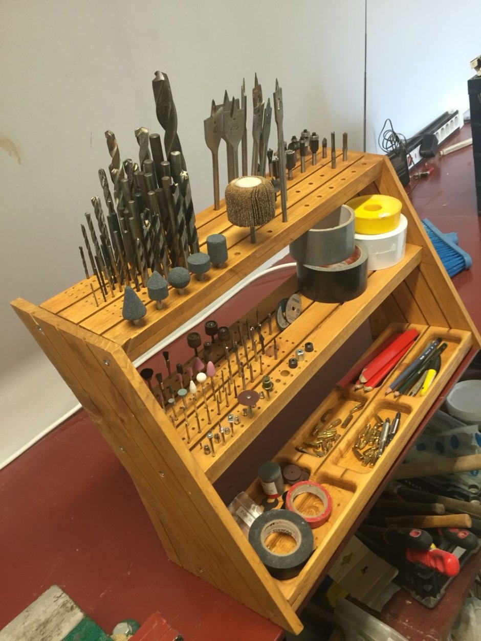 Размещение инструментов в домашней мастерской