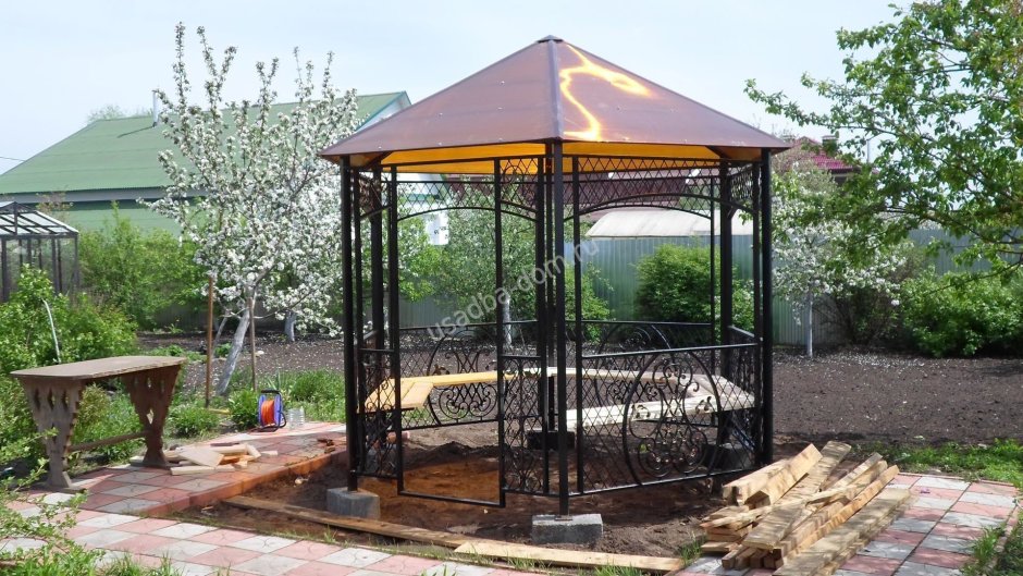 Беседка из металла