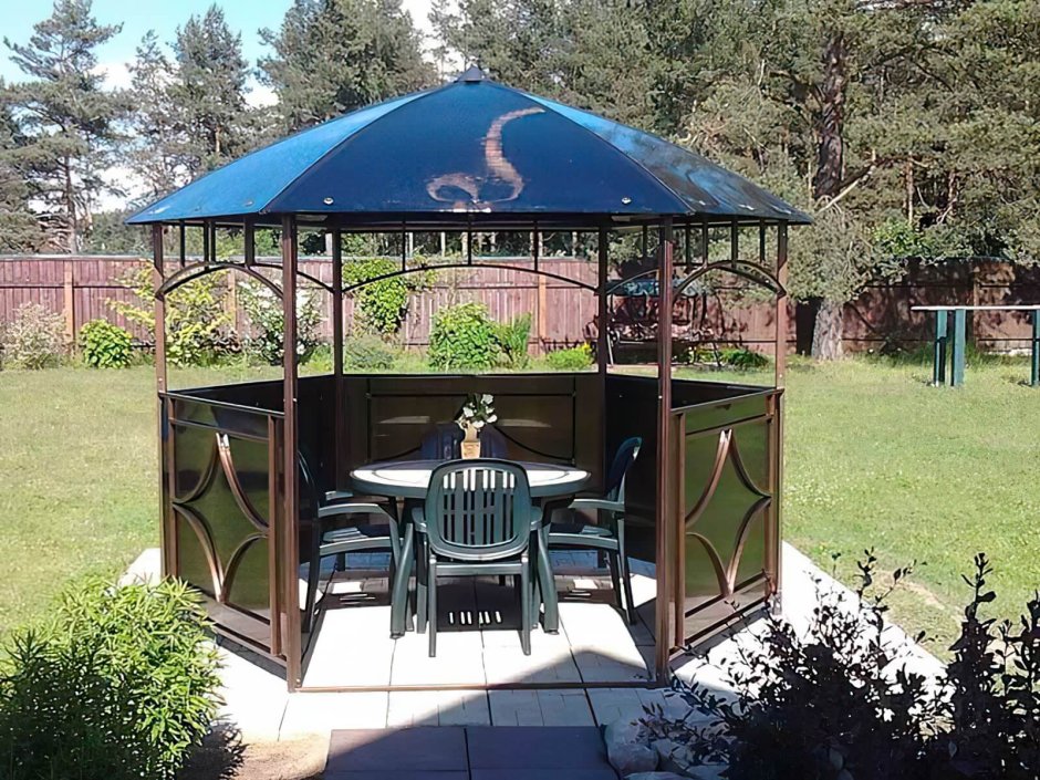 Дачные беседки из металла