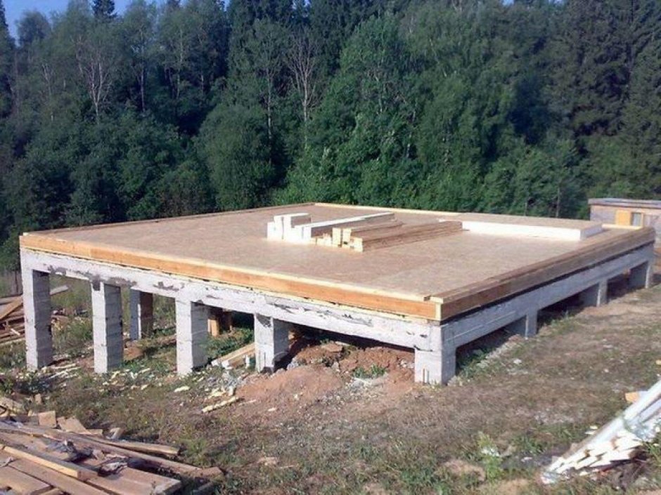 Столбчато ростверковый фундамент на склоне