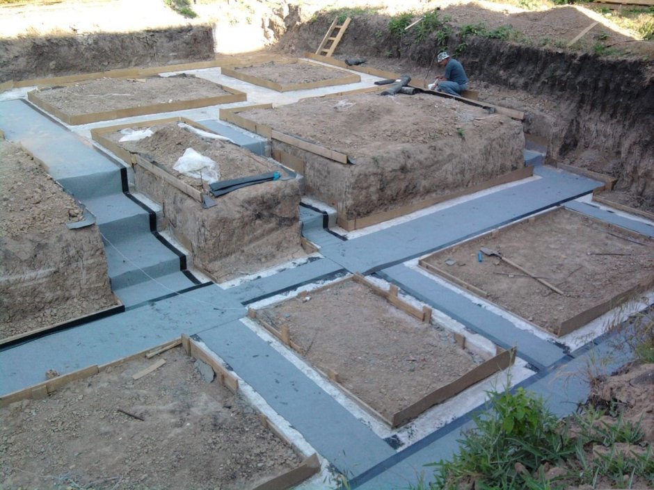 Фундамент на склоне