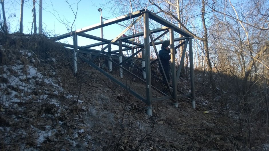 Винтовой фундамент на склоне