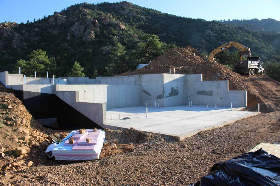 Цокольный этаж на склоне