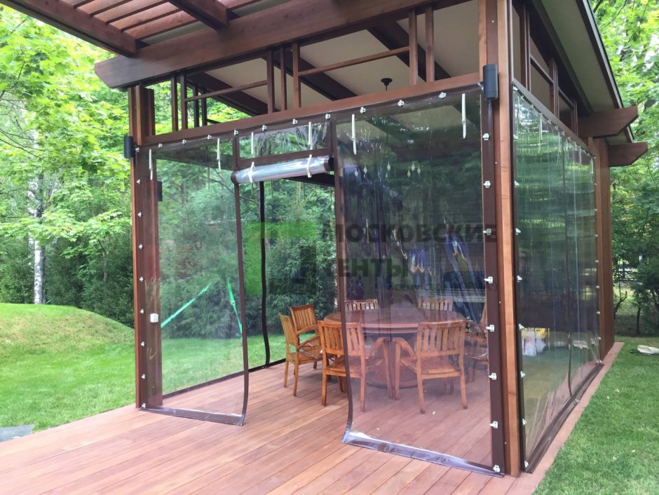 Полиэтиленовые шторы для беседок