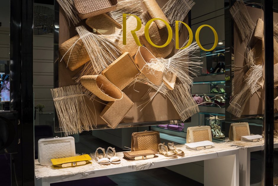 Плетеный столик