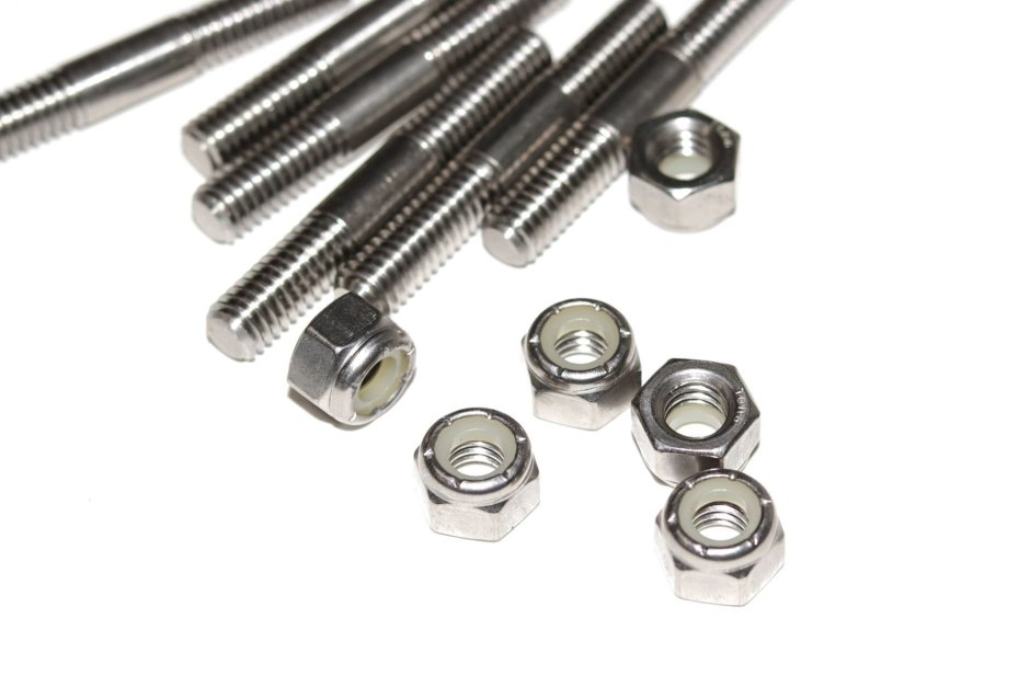 Крепеж (шпильки,болты,гайки,гровера) 00000001656