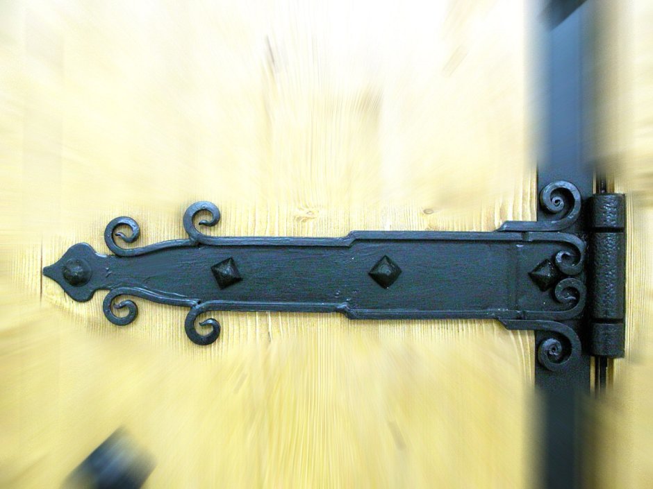 Декоративные петли на ворота