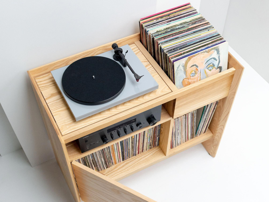 Полка для виниловых пластинок