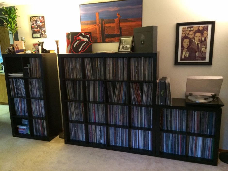 Витрина полки виниловые пластинки