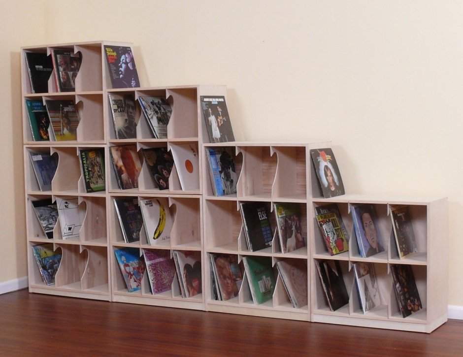 Полки и стеллажи для виниловых пластинок