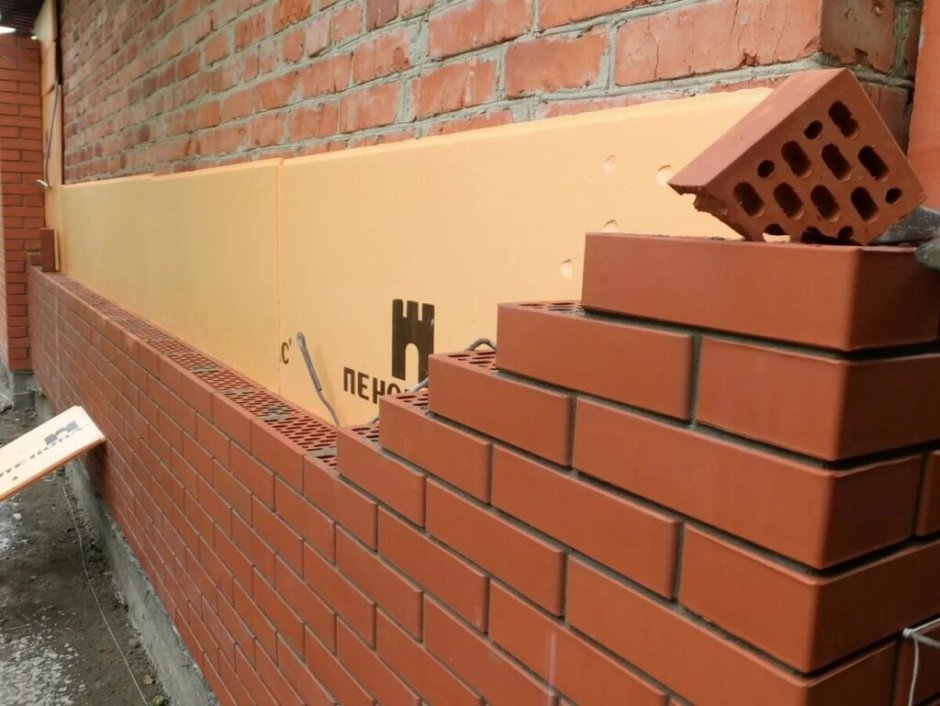 Гараж из кирпича