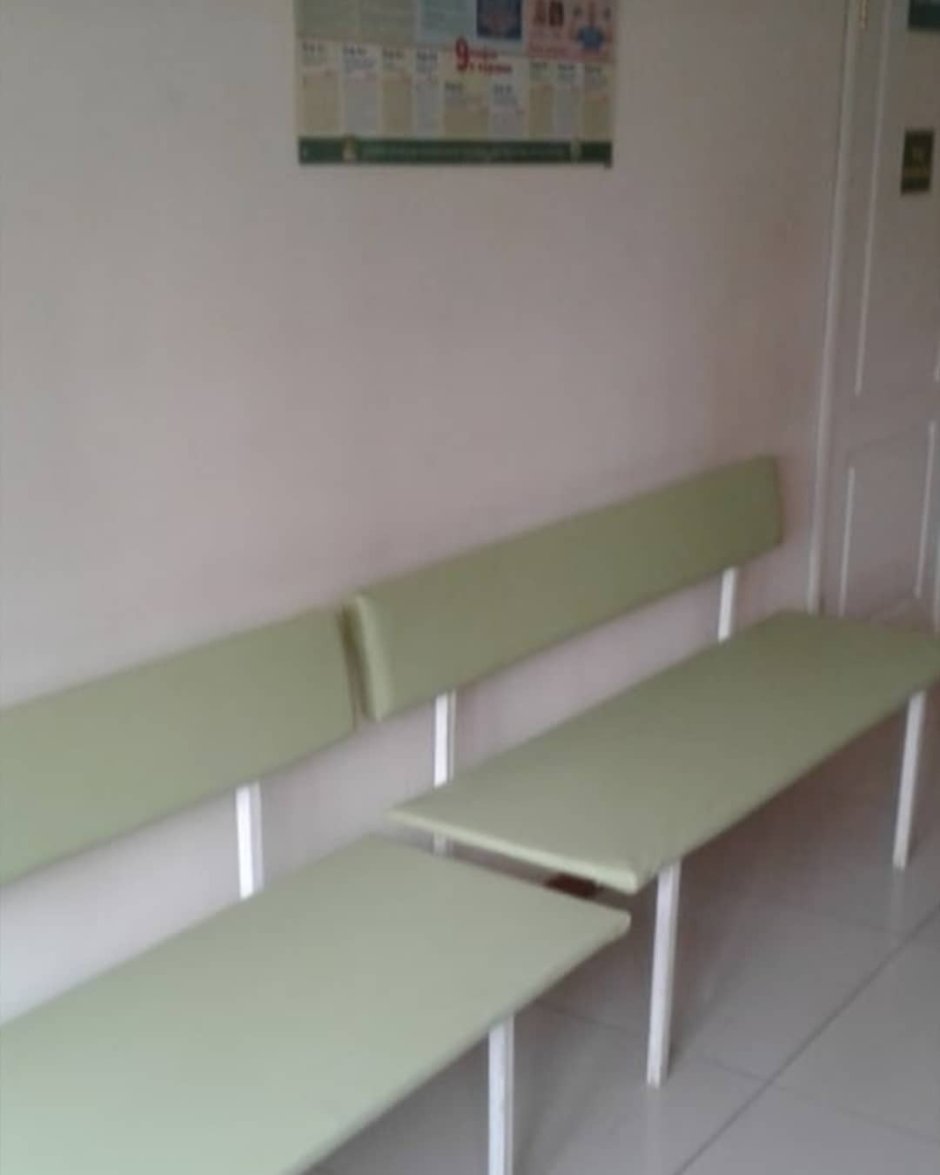 Лавочка в больнице