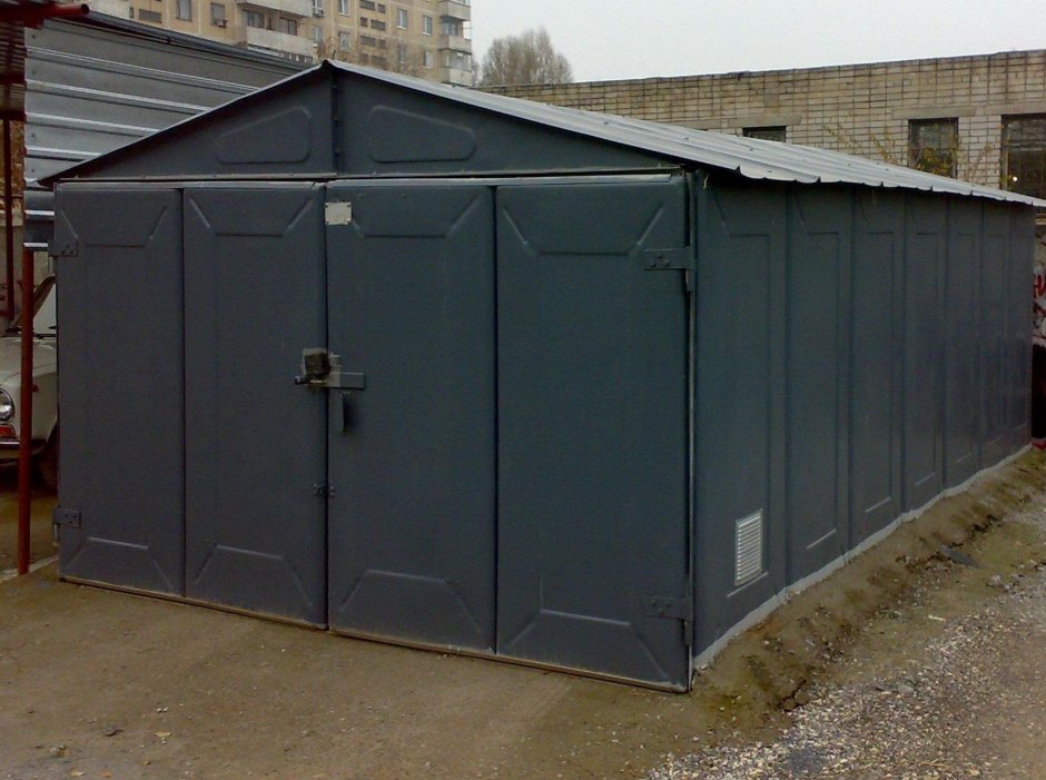 Секционный Ижорский 6 секционный металлический гараж