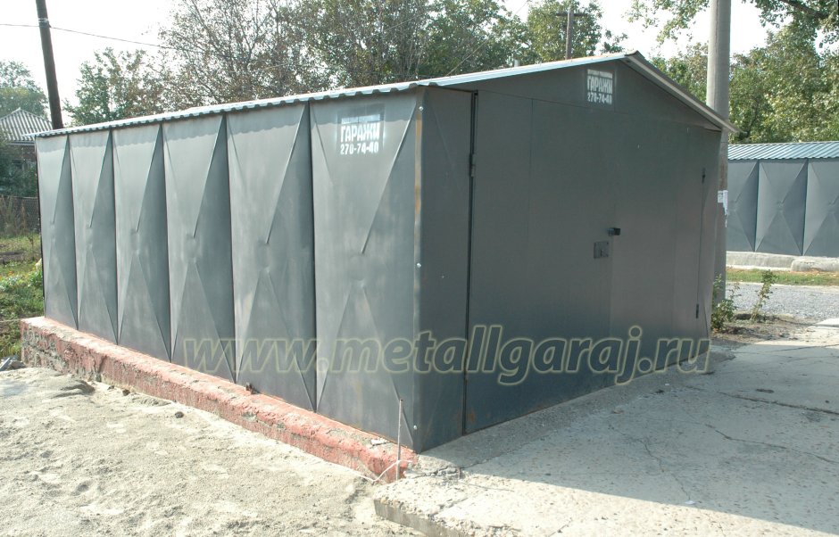 Железный гараж