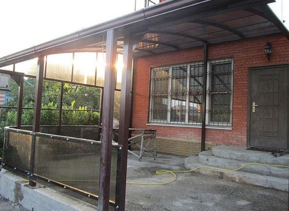 Навес к дому из профлиста