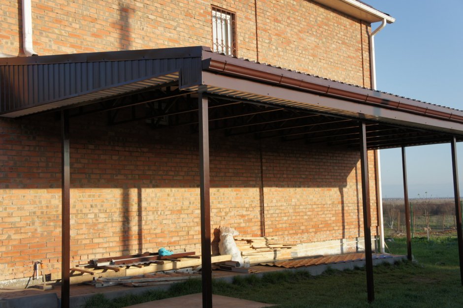 Беседка пристроенная к дому