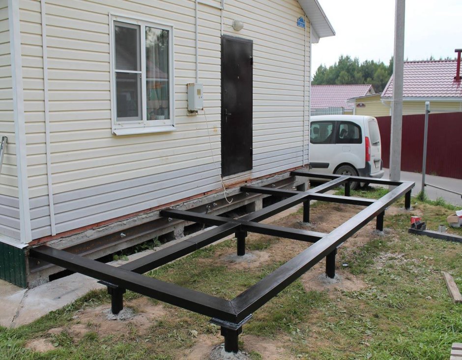 Застекленное крыльцо