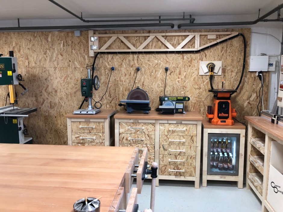 Интерьер гаража