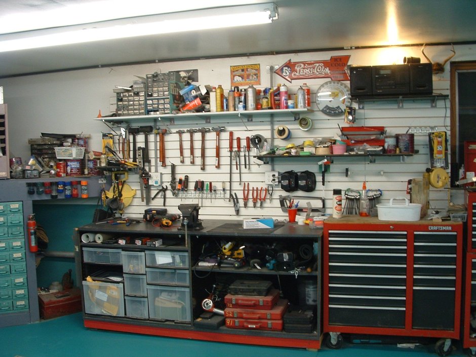 Рабочее место автослесаря