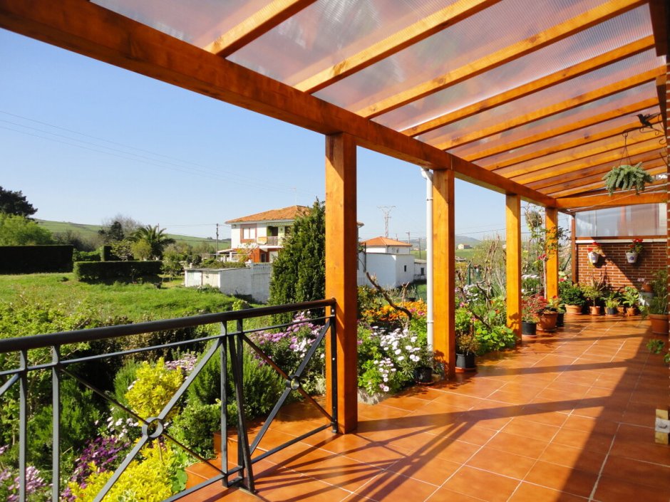 Веранда на даче из поликарбоната