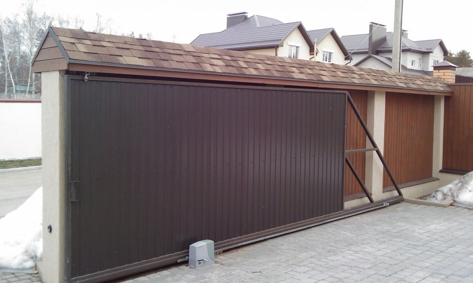 Гараж с раздвижными воротами