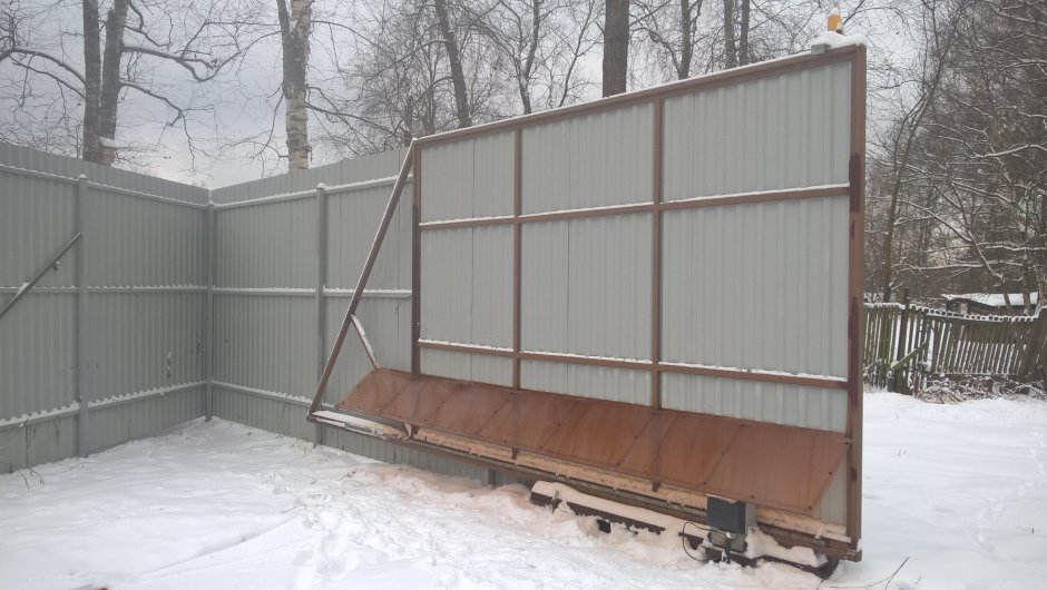 Навес над откатными воротами