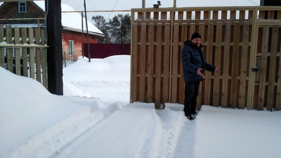 Зимой ворота на дачах