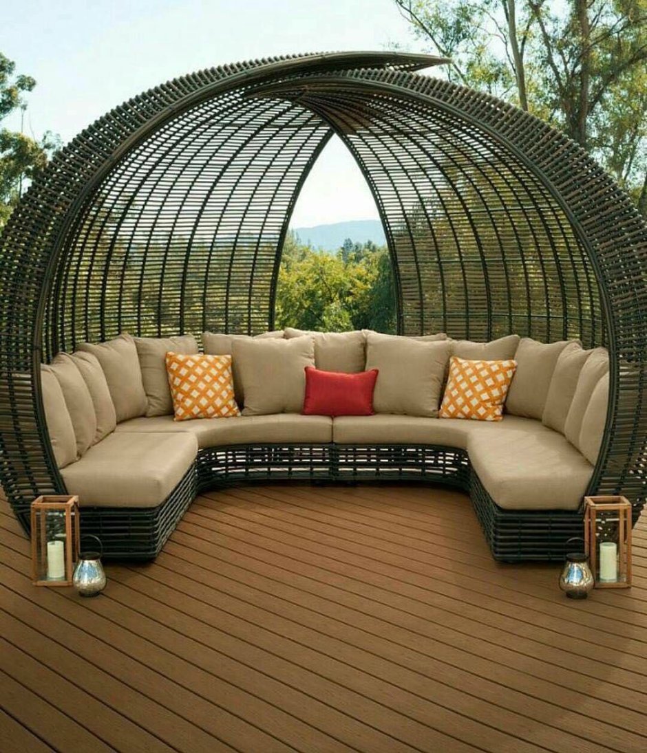 Полукруглая беседка