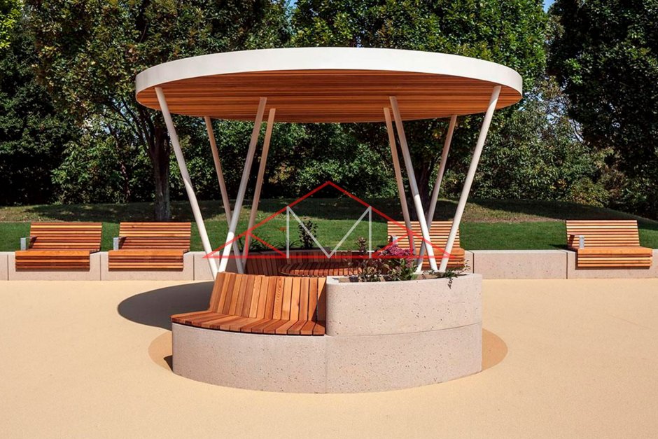 Красивая большая круглая беседка